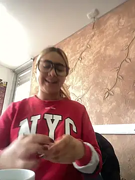 Miabonnett  online show from 2, 12, 2025