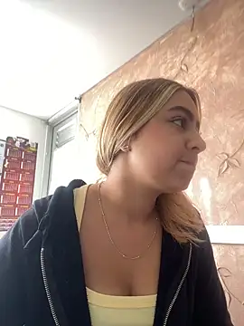 Miabonnett  online show from 3, 12, 2025