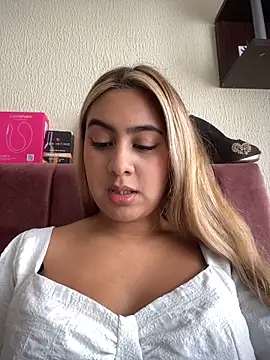 Snapshot of Miabonnett_ chatting on 14, 4, 2026 Miabonnett online show from 14, 4, 2026