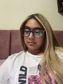 Snapshot of Miabonnett_ chatting on 15, 5, 2026 Miabonnett online show from 15, 5, 2026