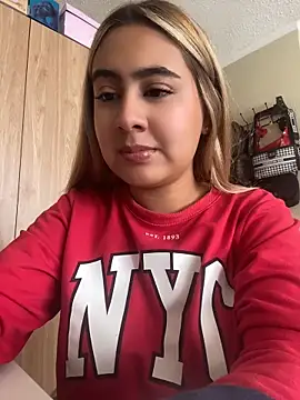 Snapshot of Miabonnett_ chatting on 21, 5, 2026 Miabonnett online show from 21, 5, 2026