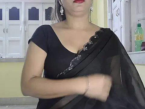 Snapshot of Model-Tanya chatting on 5, 11, 2025 Model-Tanya online show from 5, 11, 2025