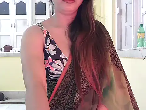 Snapshot of Model-Tanya chatting on 8, 11, 2025 Model-Tanya online show from 8, 11, 2025