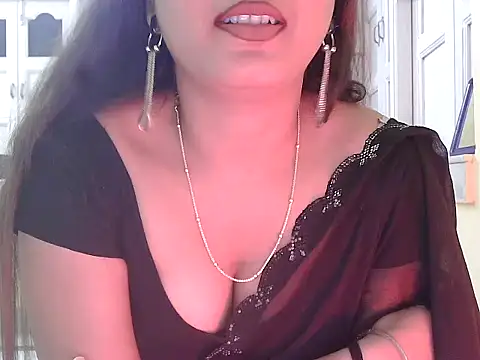 Snapshot of Model-Tanya chatting on 13, 11, 2025 Model-Tanya online show from 13, 11, 2025