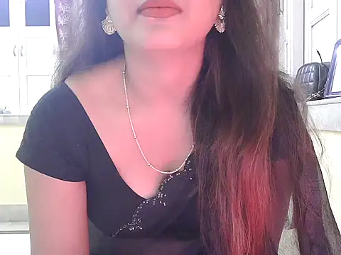 Snapshot of Model-Tanya chatting on 18, 11, 2025 Model-Tanya online show from 18, 11, 2025