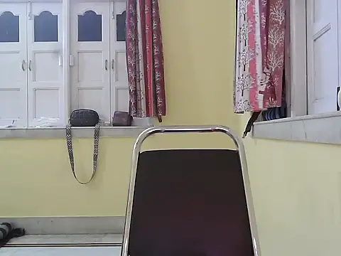 Snapshot of Model-Tanya chatting on 21, 11, 2025 Model-Tanya online show from 21, 11, 2025