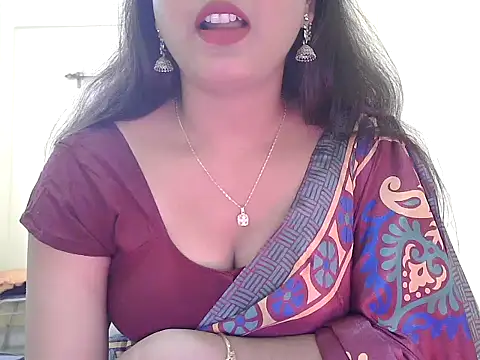 Snapshot of Model-Tanya chatting on 15, 12, 2025 Model-Tanya online show from 15, 12, 2025