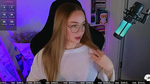 Emili1- online show from 3, 12, 2025