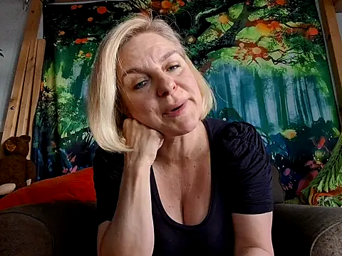 Snapshot of FrauleinSchmitt chatting on 16, 2, 2025 FrauleinSchmitt online show from 16, 2, 2025