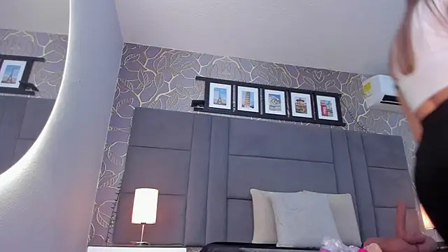 selene tylor  online show from 26, 2, 2025