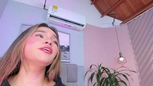 selene tylor  online show from 4, 4, 2026