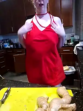 Snapshot of littlelustlamb chatting on 9, 10, 2025 littlelustlamb online show from 9, 10, 2025