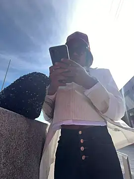 Black Dolll online show from 14, 4, 2026