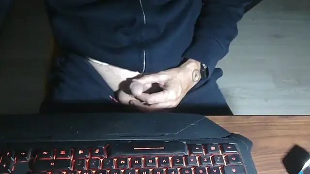 Snapshot of Adri_gard chatting on 13, 11, 2025 Adri gard online show from 13, 11, 2025