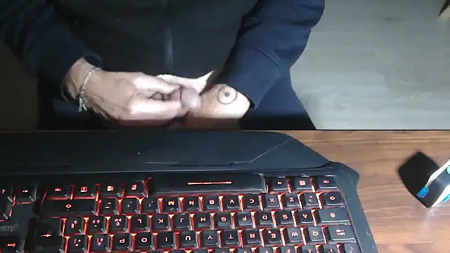 Snapshot of Adri_gard chatting on 18, 11, 2025 Adri gard online show from 18, 11, 2025