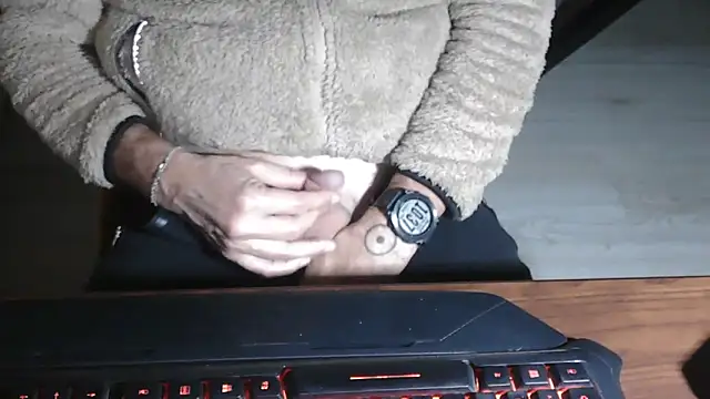 Snapshot of Adri_gard chatting on 3, 12, 2025 Adri gard online show from 3, 12, 2025