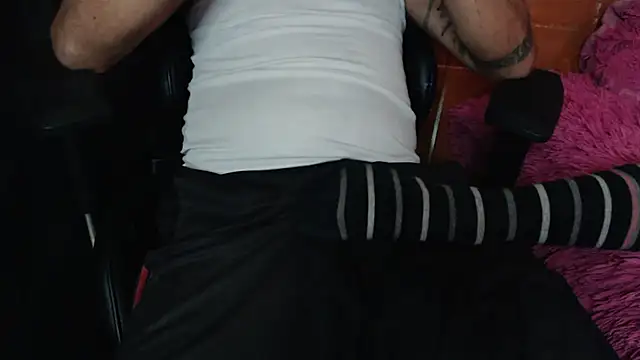 OldManAndGirlishLady online show from 15, 2, 2025