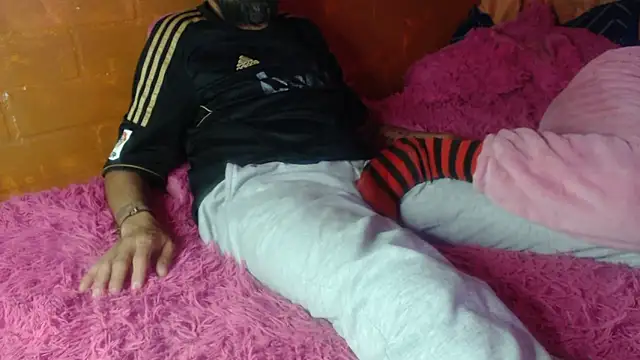 OldManAndGirlishLady online show from 13, 3, 2025