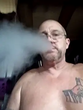 Snapshot of FKHoward chatting on 15, 4, 2026 FKHoward online show from 15, 4, 2026