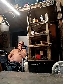Snapshot of FKHoward chatting on 3, 5, 2026 FKHoward online show from 3, 5, 2026