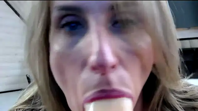 Snapshot of MissEla chatting on 14, 12, 2024 MissEla online show from 14, 12, 2024