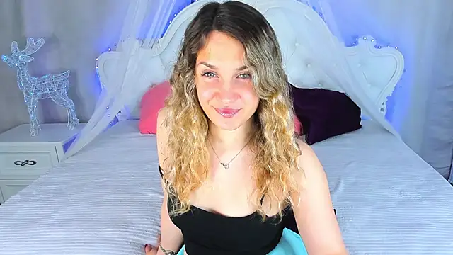Snapshot of Milka_Blond chatting on 24, 4, 2026 Milka Blond online show from 24, 4, 2026