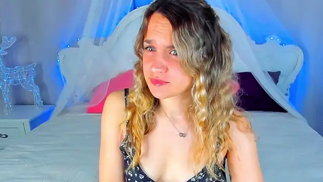 Snapshot of Milka_Blond chatting on 28, 4, 2026 Milka Blond online show from 28, 4, 2026