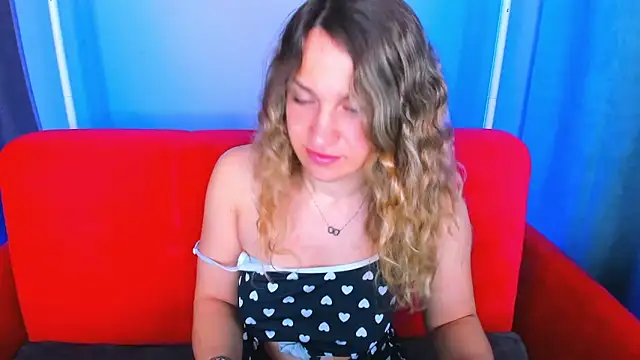 Snapshot of Milka_Blond chatting on 5, 5, 2026 Milka Blond online show from 5, 5, 2026
