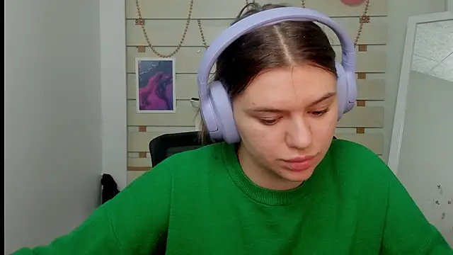 Josephine Kiss online show from 20, 2, 2025