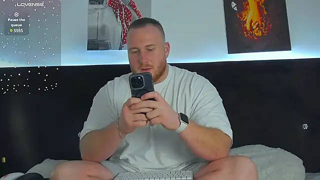 Snapshot of RoddyStill chatting on 5, 1, 2025 RoddyStill online show from 5, 1, 2025