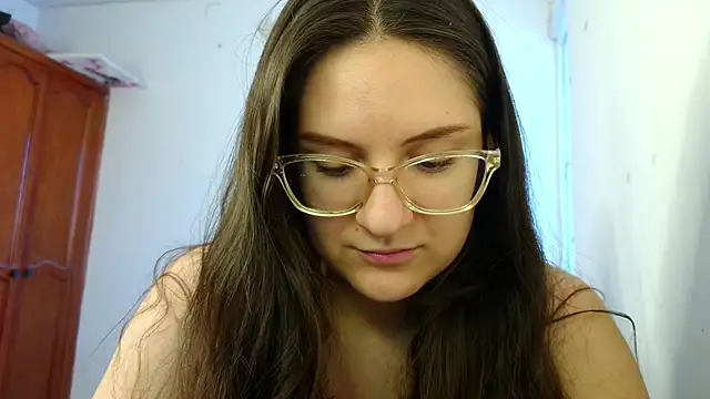 Snapshot of livgomez chatting on 18, 10, 2025 livgomez online show from 18, 10, 2025