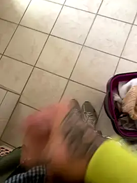 Snapshot of YoungDick25 chatting on 2, 11, 2025 YoungDick25 online show from 2, 11, 2025