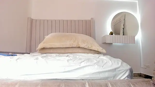 Shelynna azzul online show from 28, 1, 2025