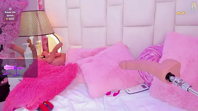 Snapshot of SenniaBella chatting on 17, 1, 2025 SenniaBella online show from 17, 1, 2025