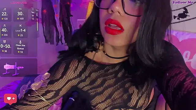 Snapshot of SenniaBella chatting on 29, 10, 2025 SenniaBella online show from 29, 10, 2025