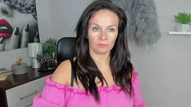 HelenLuxx online show from 12, 12, 2024