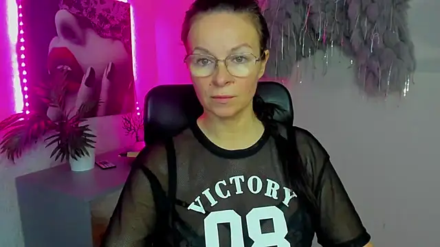 HelenLuxx online show from 20, 11, 2025