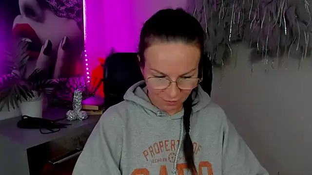 HelenLuxx online show from 26, 2, 2026