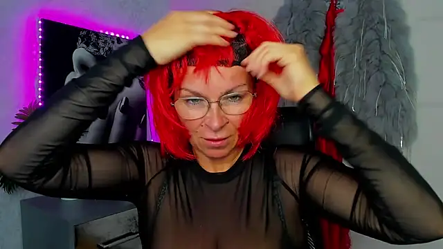 Snapshot of HelenLuxx chatting on 3, 6, 2026 HelenLuxx online show from 3, 6, 2026