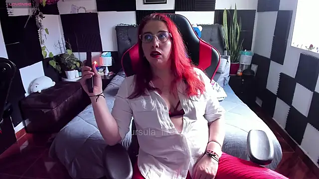 Snapshot of Ursula_fire chatting on 20, 6, 2026 Ursula fire online show from 20, 6, 2026