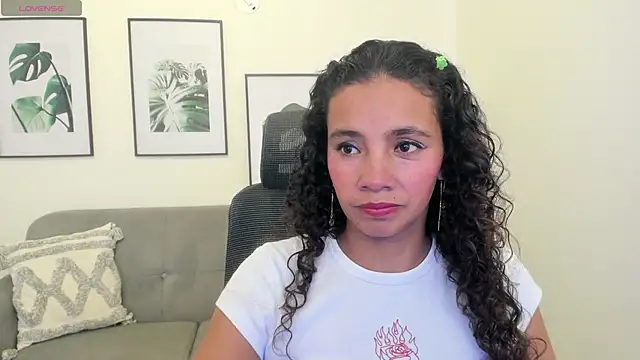 leslyflorez online show from 26, 2, 2025