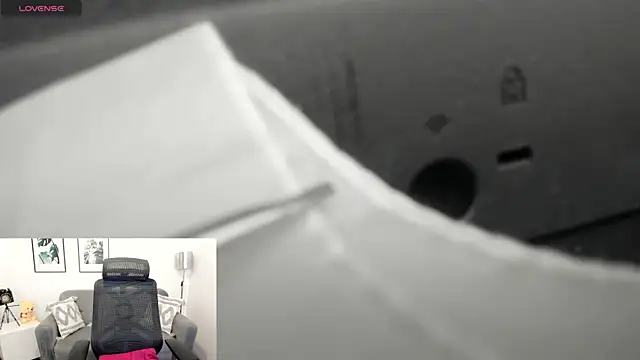 leslyflorez online show from 3, 3, 2025