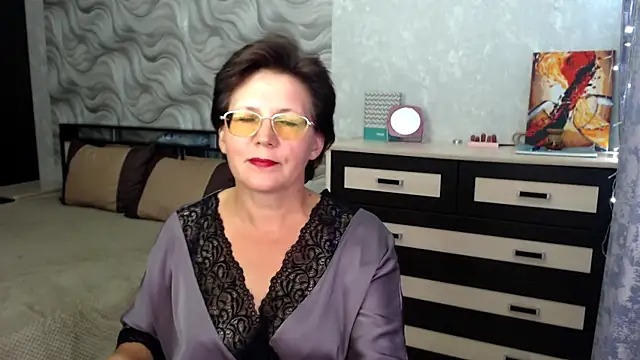 Snapshot of VitaCharm chatting on 8, 10, 2025 VitaCharm online show from 8, 10, 2025