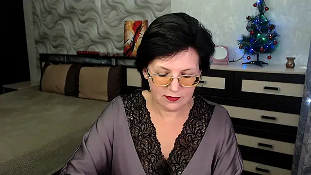 Snapshot of VitaCharm chatting on 19, 12, 2025 VitaCharm online show from 19, 12, 2025