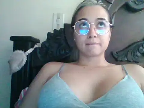 trianabell online show from 10, 2, 2025