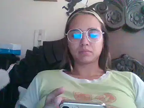 trianabell online show from 10, 3, 2025