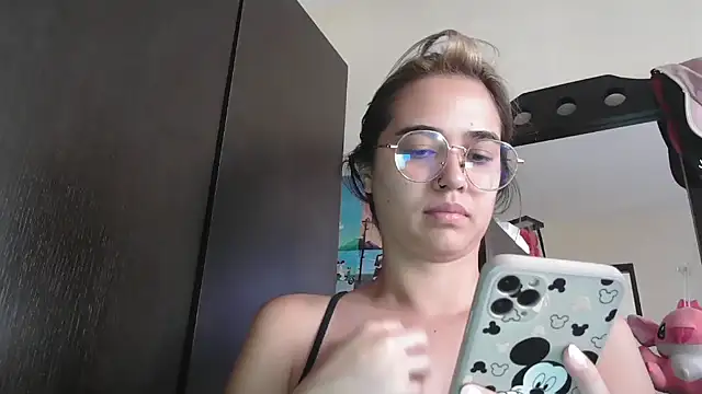 trianabell online show from 28, 3, 2026