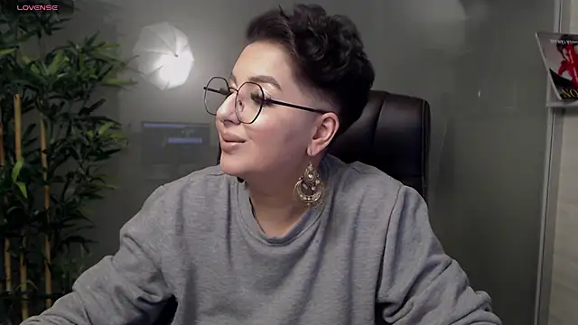 BustyAllyy online show from 2, 2, 2025