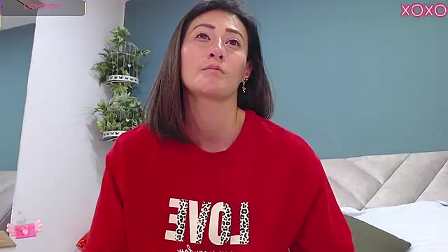 Snapshot of SharisWillian chatting on 9, 9, 2025 SharisWillian online show from 9, 9, 2025