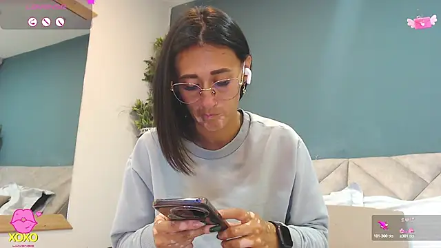 Snapshot of SharisWillian chatting on 23, 4, 2026 SharisWillian online show from 23, 4, 2026
